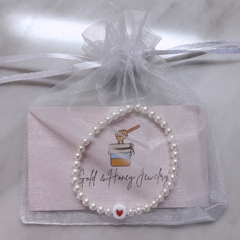 Pearl & heart 4 mm stackable bracelet from Gold and Honey jewelry - Picture 5 of 6